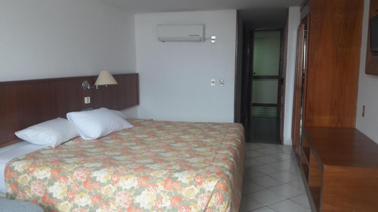 Apart Hotel Sol Vitoria Marina Салвадор Екстериор снимка